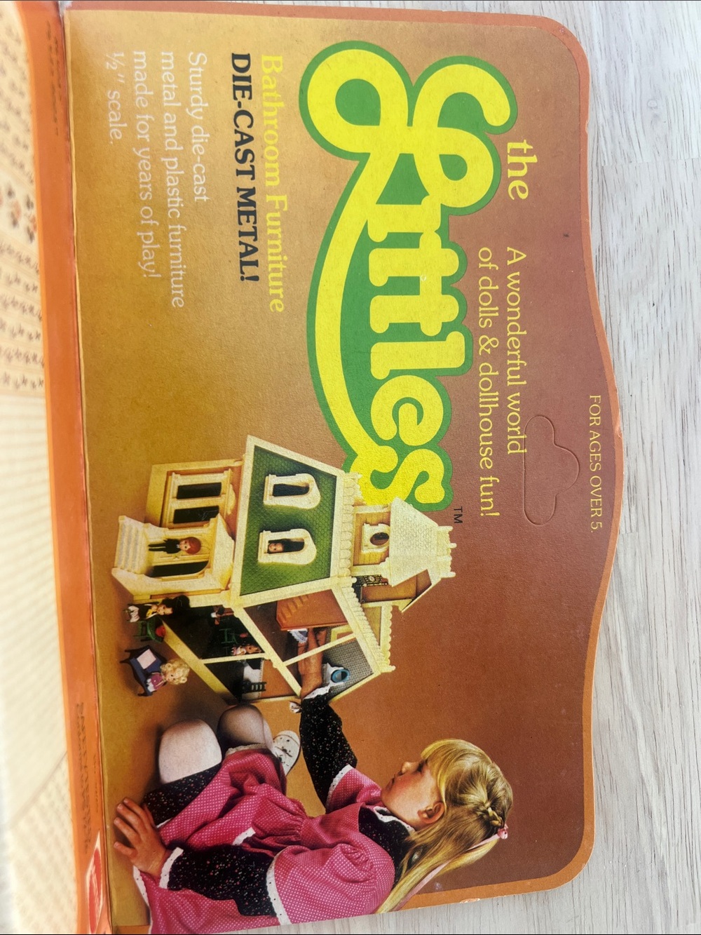 The Littles Bathroom Dollhouse Furniture Set in Sealed Box Daphne - Picture 2 of 9